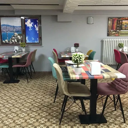 Metropol Hotel 호텔