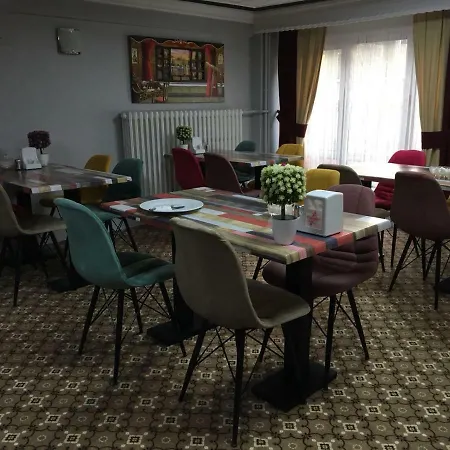 Metropol Hotel 호텔