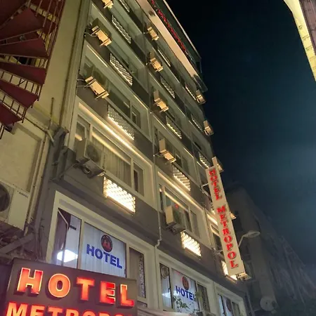 Metropol Hotel 酒店 2*